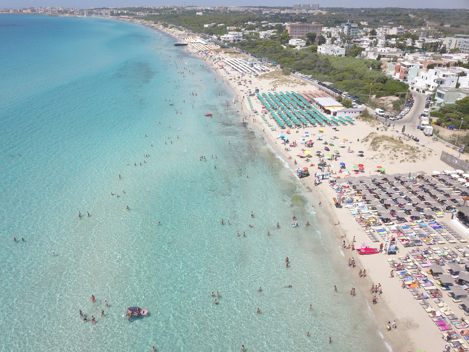 Spiaggia di Baia Verde'in fotoğrafı geniş plaj ile birlikte