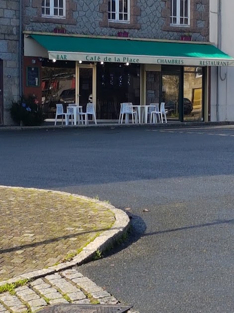 Café de la place à Callac