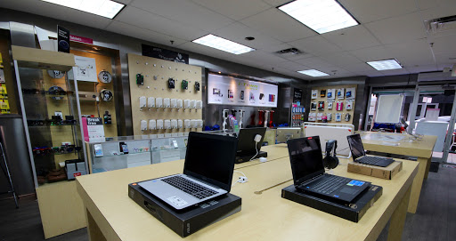 Electronics Store «I-Town Store», reviews and photos, 217 SE 1st St, Miami, FL 33131, USA
