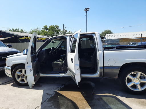 Auto Body Shop «Woodlake Body Shop», reviews and photos, 5380 N Foster Rd # C, San Antonio, TX 78244, USA