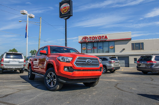 Car Dealer «LaFontaine Toyota», reviews and photos, 2027 S Telegraph Rd, Dearborn, MI 48124, USA