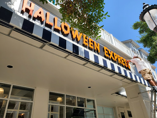 Charming Charlie, 16925 Birkdale Commons Pkwy, Huntersville, NC 28078, USA, 