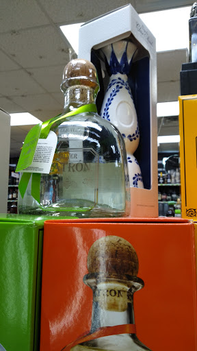 Liquor Store «Golden Ox Liqours», reviews and photos, 305 E Burleigh Blvd, Tavares, FL 32778, USA