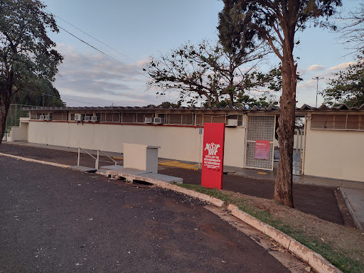 Veterinário Instituição Universitária Moura Lacerda em Ribeirão Preto - SP