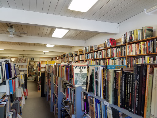 Used Book Store «Pacific Coast Books», reviews and photos, 2143 US-101, Lincoln City, OR 97367, USA