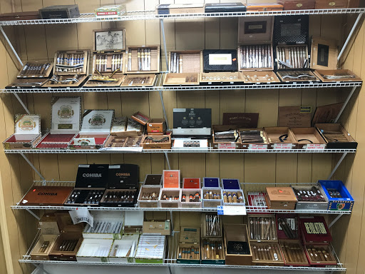 Tobacco Shop «Robbins Cigar Co», reviews and photos, 5 Davis Square, Somerville, MA 02144, USA