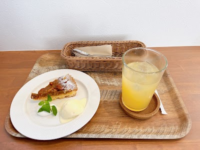 Tonbo café