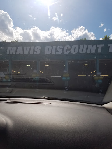 Tire Shop «Mavis Discount Tire», reviews and photos, 1479 U.S. 9, Wappingers Falls, NY 12590, USA