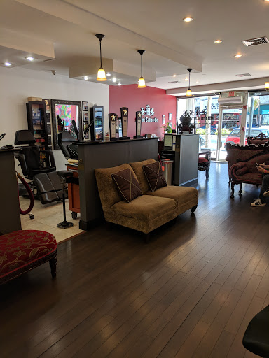 Tattoo Shop «Miami Tattoo Co.», reviews and photos, 1218 Washington Ave, Miami Beach, FL 33139, USA
