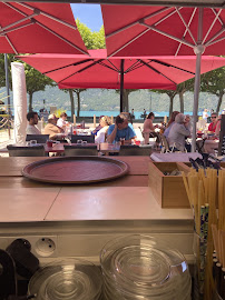 Atmosphère du Restaurant Chez les filles rest'eau à Aix-les-Bains - n°16