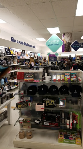 Department Store «Marshalls», reviews and photos, 11239 Ventura Blvd, Studio City, CA 91604, USA