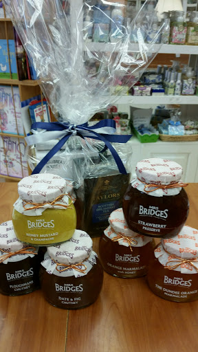 Gift Basket Store «Goldenberry Gifts & Gourmet», reviews and photos, 149 Cherry St, New Canaan, CT 06840, USA