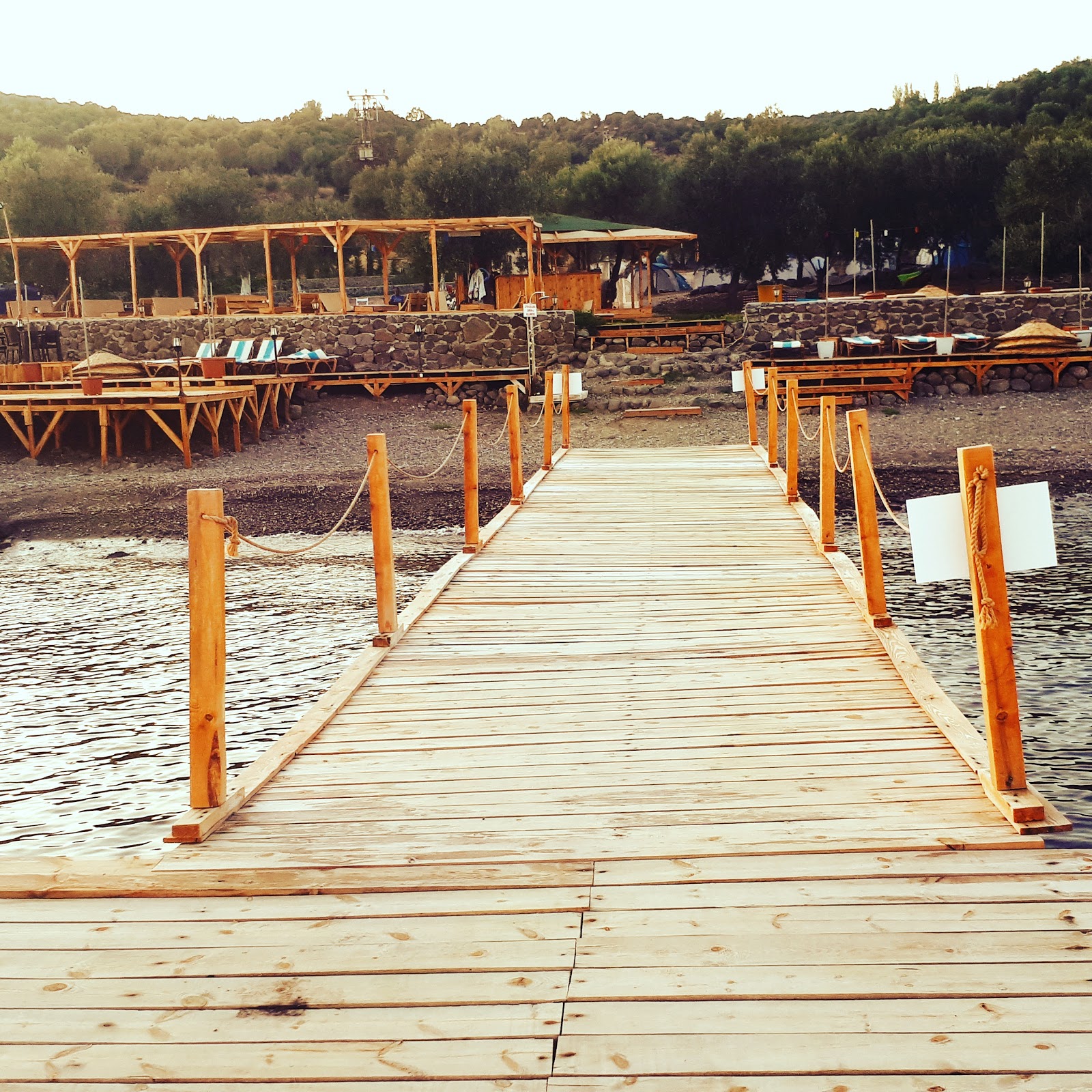 Foto de Duru camping beach com relativamente limpo nível de limpeza