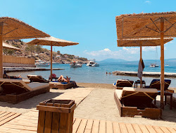 Paralia Mandraki'in fotoğrafı plaj tatil beldesi alanı