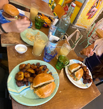 Plats et boissons du Restaurant de hamburgers Bomaye Burger à Paris - n°5