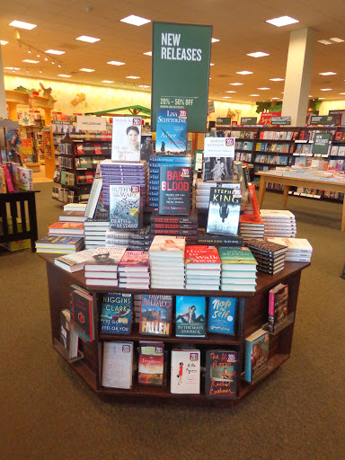Book Store «Barnes & Noble», reviews and photos, 270 Buckland Hills Dr #1024, Manchester, CT 06040, USA