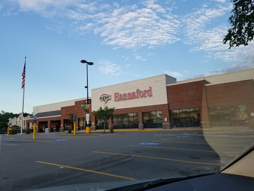 Grocery Store «Hannaford Supermarket», reviews and photos, 35 Elm St, Brunswick, ME 04011, USA