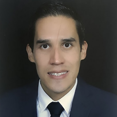 Dr. Israel Santana Salgado, Gastroenterólogo