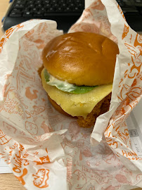 Sandwich au poulet du Restaurant américain Popeyes - République à Paris - n°13