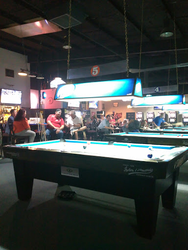 Sports Bar «Billiards and Brews Sports Bar», reviews and photos, 8705 Unicorn Dr # 110, Knoxville, TN 37923, USA