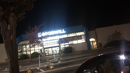 Thrift Store «72nd Street Goodwill», reviews and photos, 1415 E 72nd St, Tacoma, WA 98404, USA