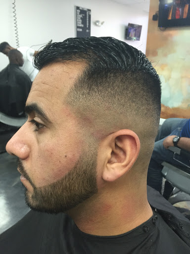 Barber Shop «Moetown’s Barber Shop», reviews and photos, 10030 Cross Creek Blvd, Tampa, FL 33647, USA