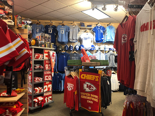 Sportswear Store «Rally House Plaza», reviews and photos, 452 Ward Pkwy, Kansas City, MO 64112, USA