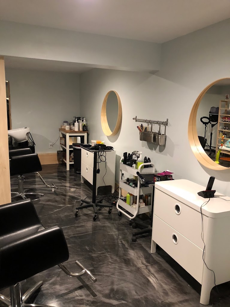 Moxie Hair Studio 06234