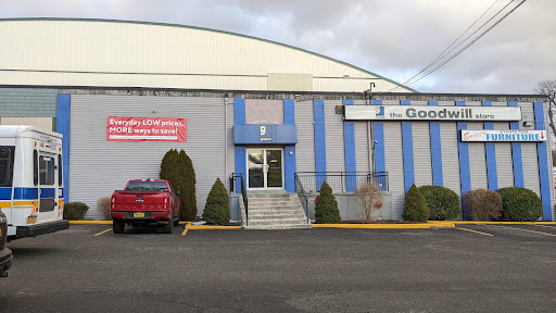 Thrift Store «Goodwill Industries Store & Donation Center», reviews and photos, 380 Saw Mill River Rd, Elmsford, NY 10523, USA