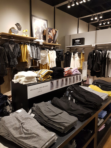 Clothing Store «Express», reviews and photos, 7021 S Memorial Dr, Tulsa, OK 74133, USA