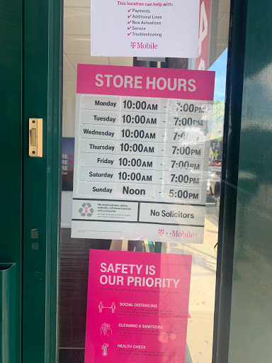 Cell Phone Store «T-Mobile», reviews and photos, 85 Main St, Port Washington, NY 11050, USA