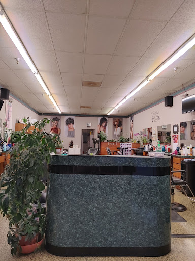 Hair Station, 1622 Fort Campbell Blvd, Clarksville, TN 37042, USA