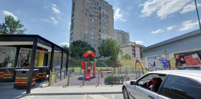 паркинга на Lidl, ул. „Цар Самуил“ 154, 5802 Плевен, България