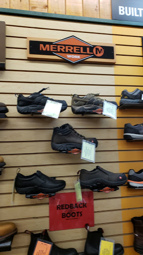 Work Clothes Store «Whistle Workwear», reviews and photos, 12904 Meridian E, Puyallup, WA 98373, USA