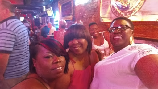 Bar «Tuners Bar & Grill», reviews and photos, 130 S Main St, St Charles, MO 63301, USA