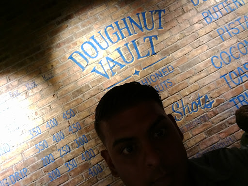 Donut Shop «Doughnut Vault», reviews and photos, 111 N Canal St, Chicago, IL 60606, USA