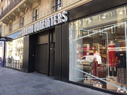 Stores to buy women's plaid pants Paris