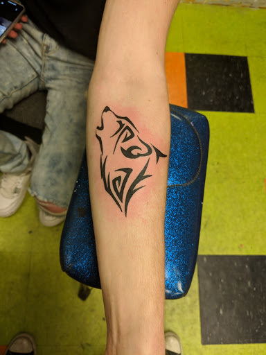 Tattoo Shop «Alternative Tattoo», reviews and photos, 613 Hilltop Rd, Curtis Bay, MD 21226, USA