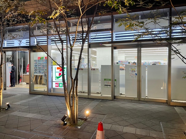 セブン-イレブン 阪急山田駅前店