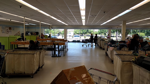 Outlet Store «Goodwill Ocala Outlet Store», reviews and photos, 2920 W Silver Springs Blvd, Ocala, FL 34475, USA