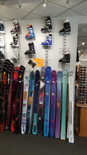 Snowboard Rental Service «Double Diamond Ski Shop», reviews and photos, 520 E Lionshead Cir, Vail, CO 81657, USA