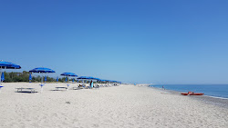 Badolato Marina Beach'in fotoğrafı düz ve uzun ile birlikte