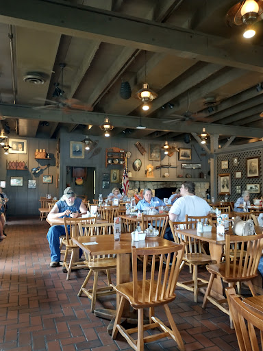 American Restaurant «Cracker Barrel Old Country Store», reviews and photos, 3280 Towne Blvd, Middletown, OH 45044, USA