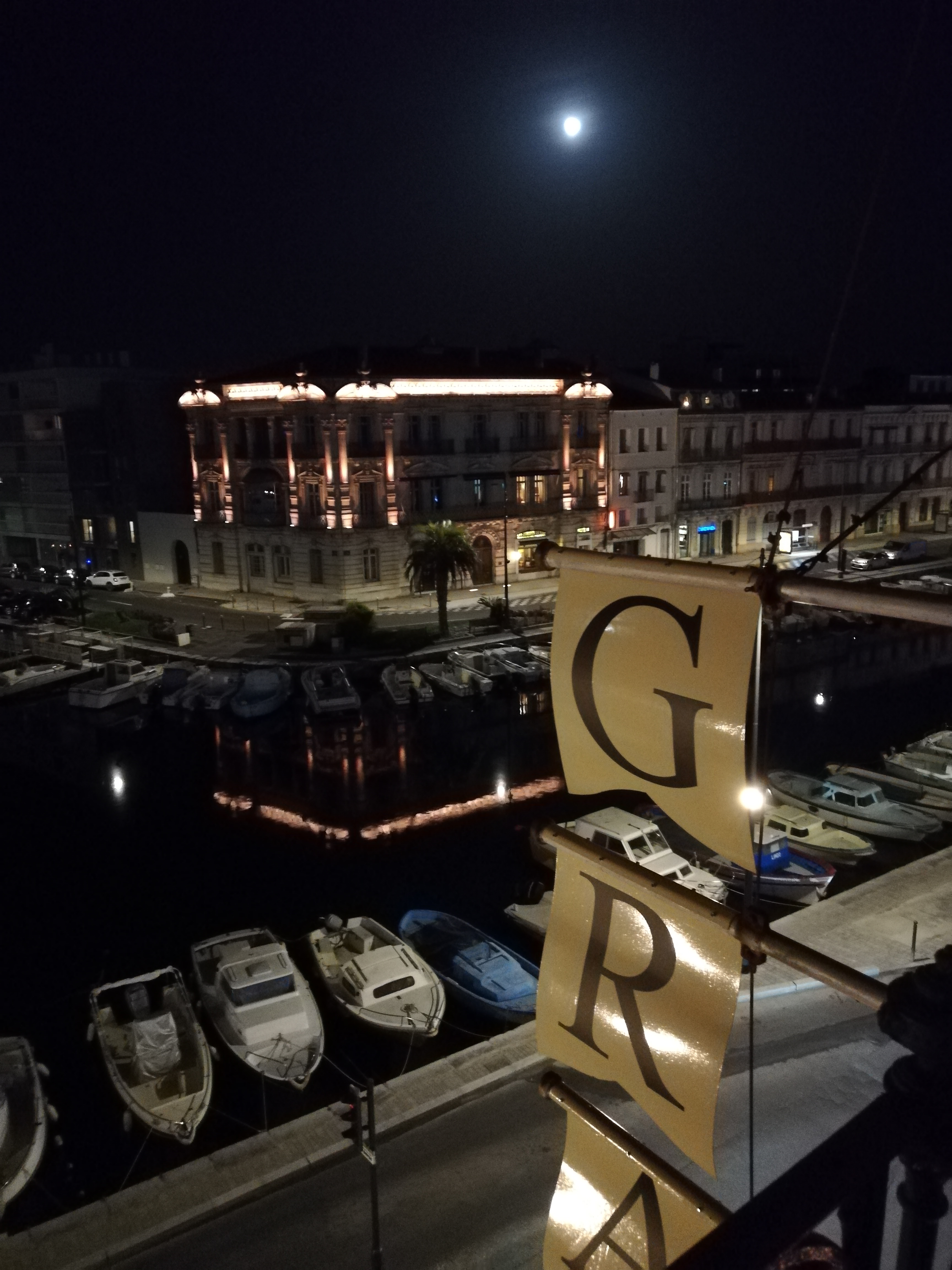 Photo n° 22 de l'avis de Soleil. fait le 20/04/2019 à 20:06