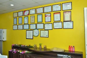 Dr Bumb Skin, Hair and Cosmetic Clinic in Uruli Kanchan, Theur, Yavat, Kedgaon, Patas image