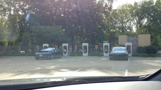 Shopping Mall «Acadian Village Shopping Center», reviews and photos, 3535 Perkins Rd, Baton Rouge, LA 70808, USA