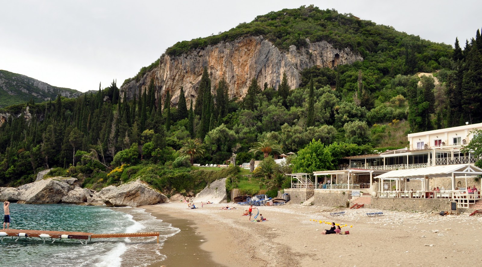 Photo de Paralia Liapades zone des équipements