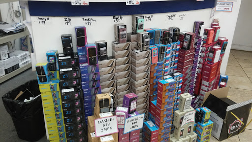 Cell Phone Store «BLU STORE - Professional Wireless LLC», reviews and photos, 2858 NW 72nd Ave, Miami, FL 33122, USA