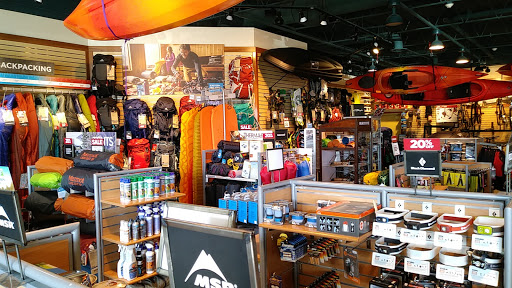 Outdoor Sports Store «Eastern Mountain Sports», reviews and photos, 1475 Western Ave, Albany, NY 12203, USA