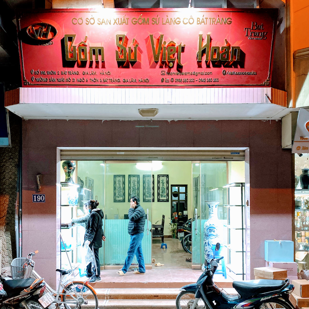 Cửa hàng gốm sứ Việt Hoàn